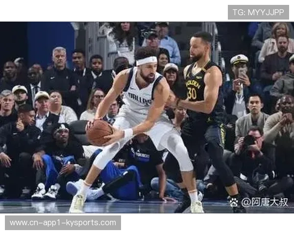 独行侠客场爆冷胜勇士，克莱面对旧主砍下25分